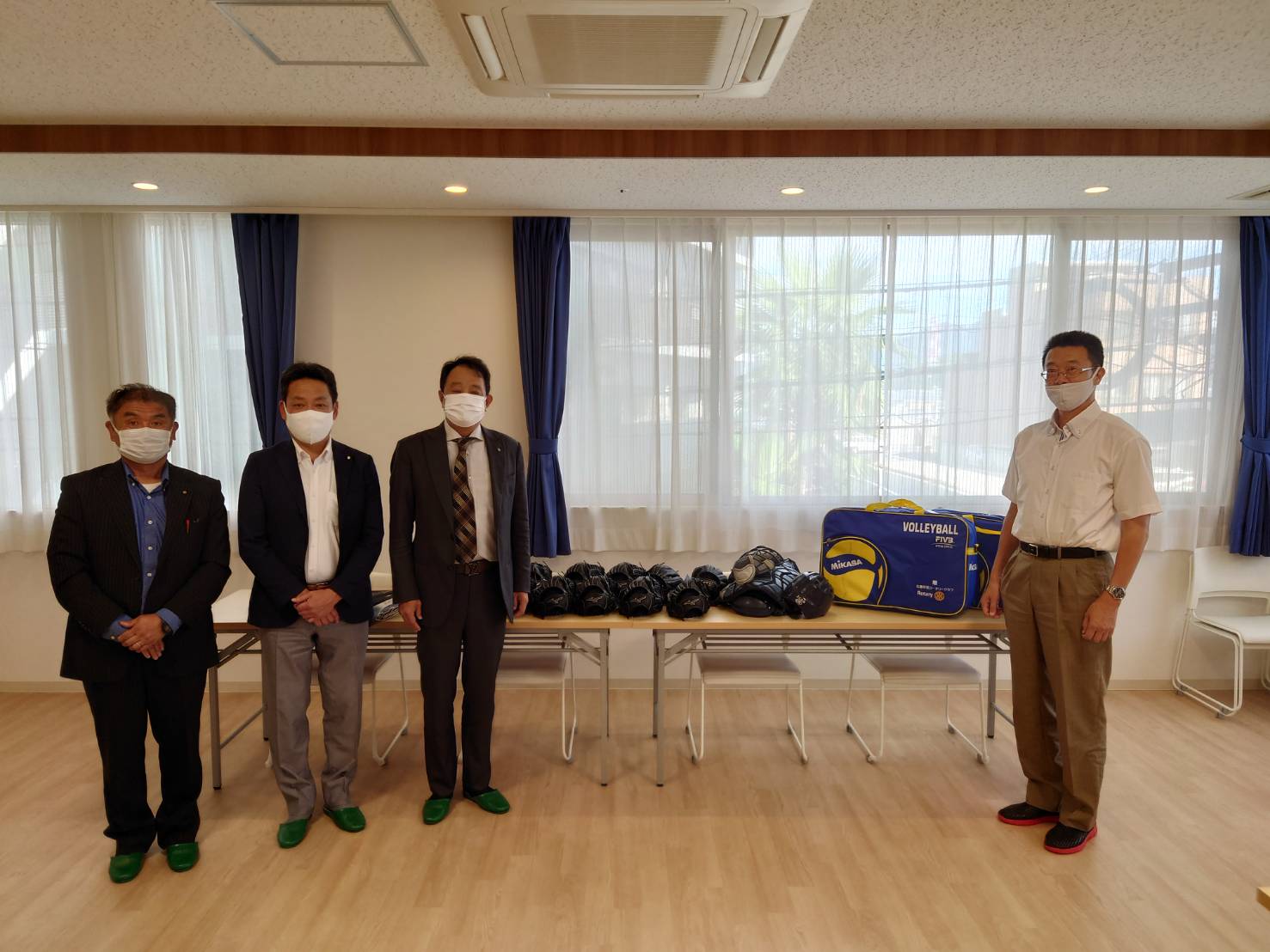 児童養護施設　似島学園にスポーツ用具寄贈